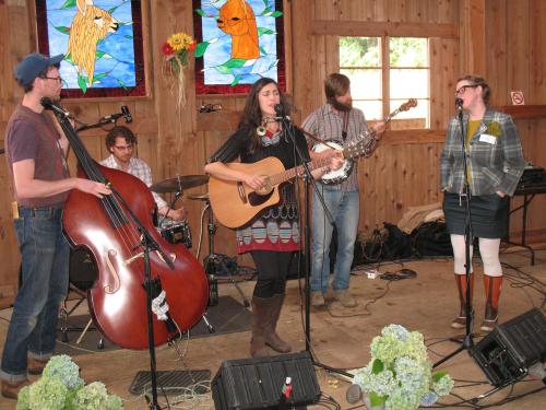 'Michelle and the Beards' take the stage